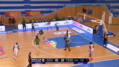 热血瞬间！盖耶单臂隔人补扣 引爆全场激情