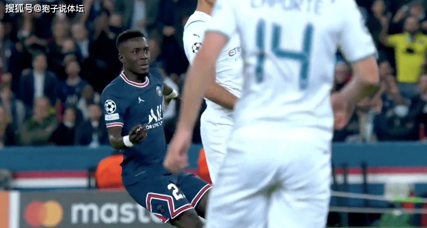 燃爆全场！盖耶神级飞身劈扣+单臂遮天隔人，这记成名载入史册！