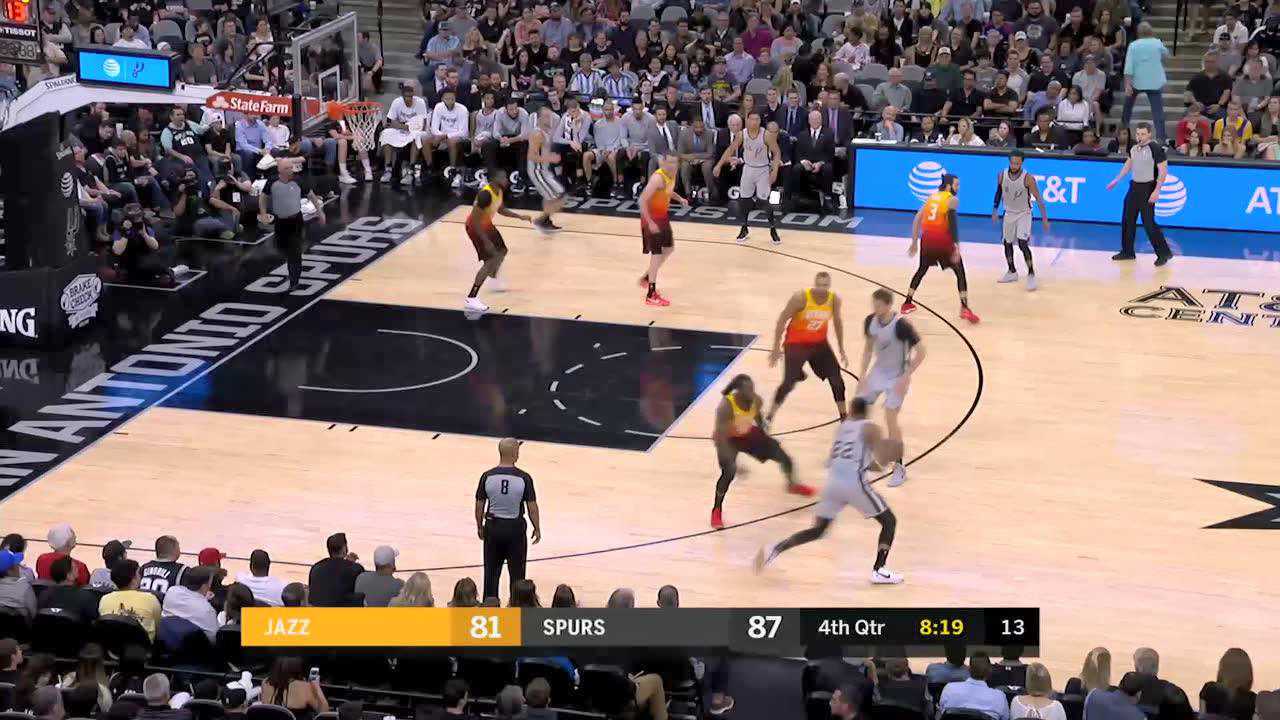 太逆天了！盖耶飞身单臂隔人补扣，堪称NBA历史级经典时刻！