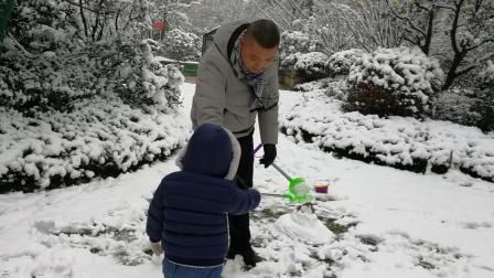 杭州爸爸驱车百里打包一车雪，只为把冬天的童话送回家